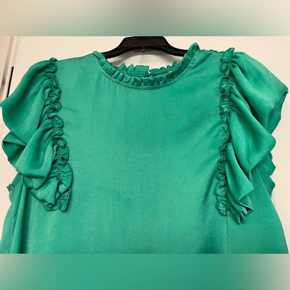 Glam green top with beautiful frill detail around neck & arms. Size L - Picture 2 of 7